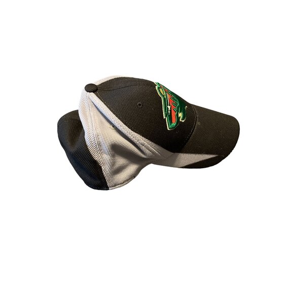 Reebok NHL Center Ice Collection Hat Minnesota Wild Logo Black & Grey S/M - Picture 2 of 7
